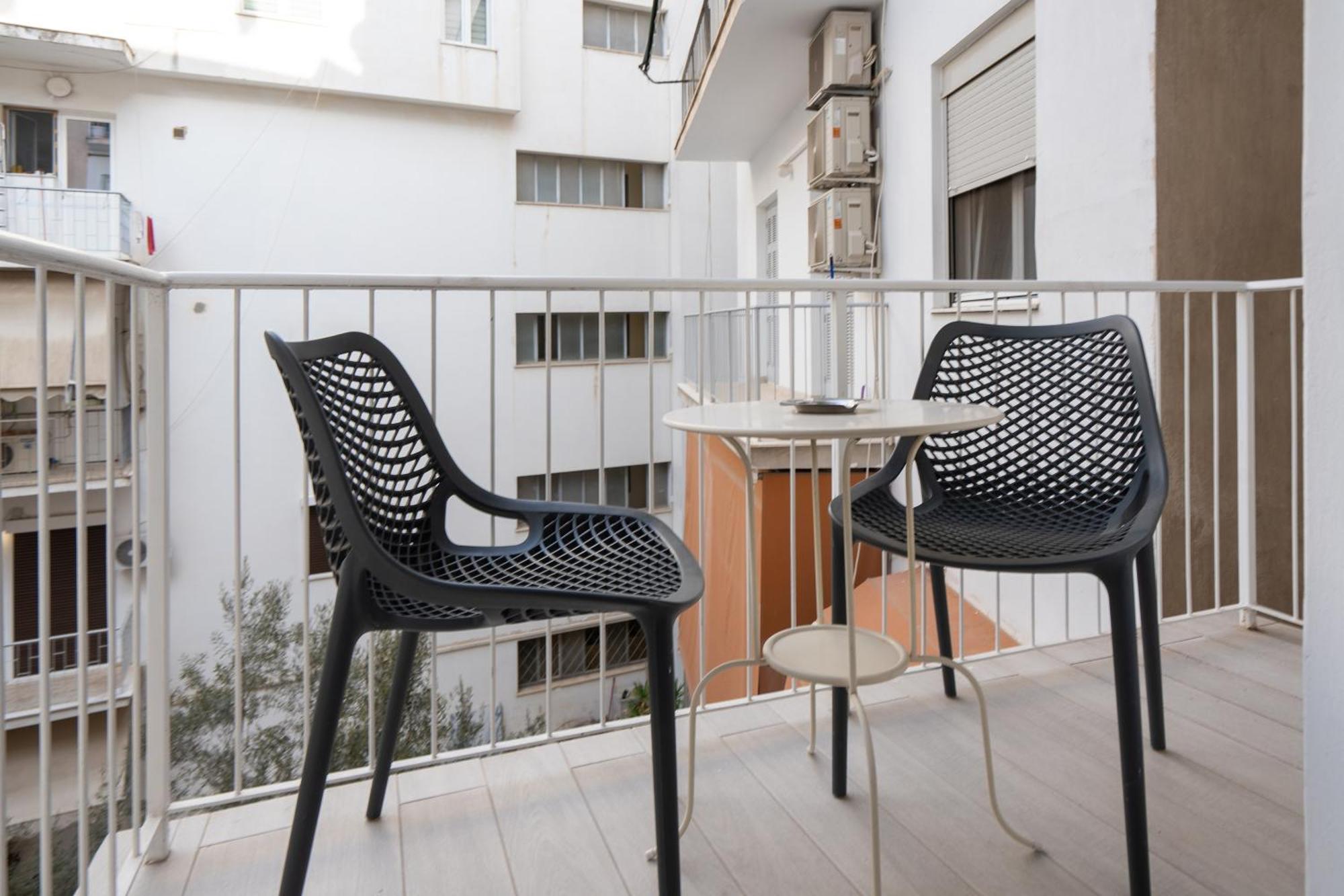 Stunning Cozy Apartment In Athens Exterior photo